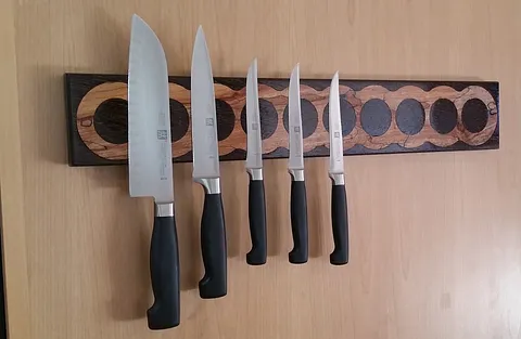 Knife holder