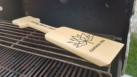 Canada 150 Wooden Grill Scraper