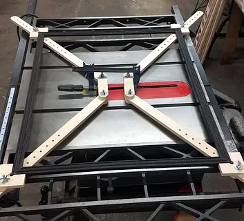 Self Squaring Picture Frame Clamp