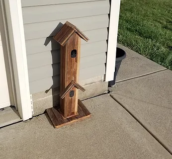 Hidden Camera - Arlo Birdhouse