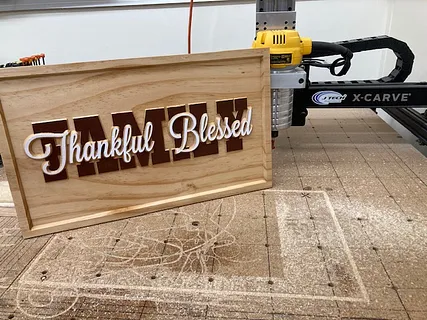 FAMILY Stacked Text share