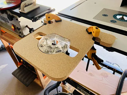 Table for Dremel Plunge Router Attachment