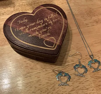 Heart shaped box with basic lid