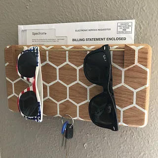 Sunglasses/Keys/Mail Organizer