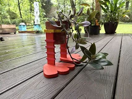 Big Bird Leggy Plant Stand