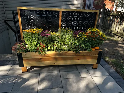 Patio Screen & Planter
