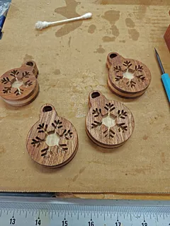 Ornament - Round W/Snowflake