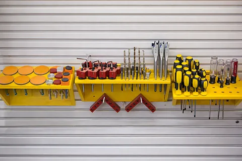 Organizers 1— Screwdrivers • Driver Bits • Corner clamps • Bench dogs